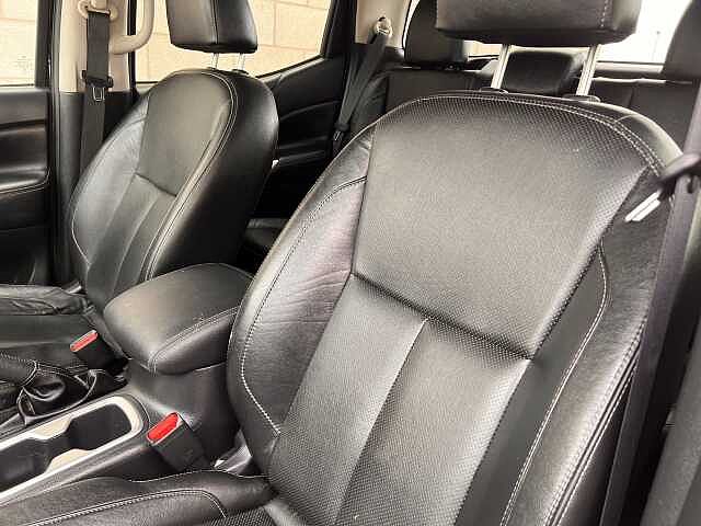 Nissan Navara 2.3dCi TT (EU6dt) Tekna Doub Cab 4WD Pickup