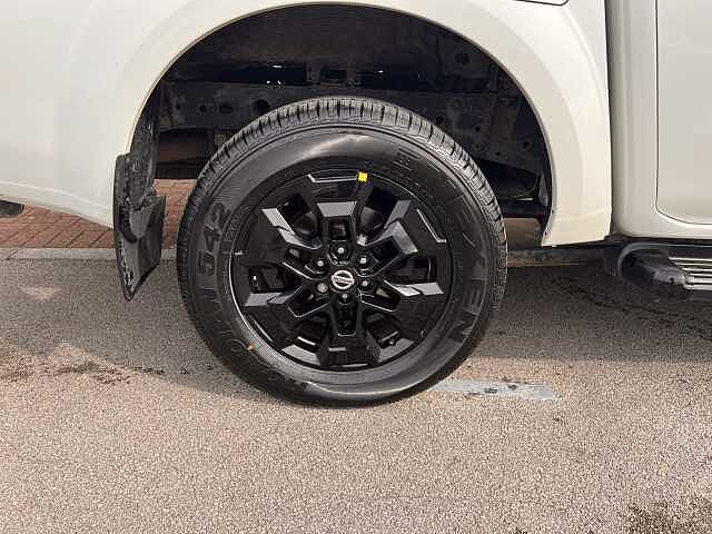 Nissan Navara 2.3dCi TT (EU6dt) N-Guard Double 4WD Pickup