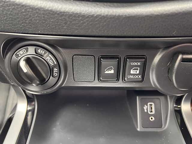 Nissan Navara 2.3dCi TT (EU6dt) N-Guard Double 4WD Pickup