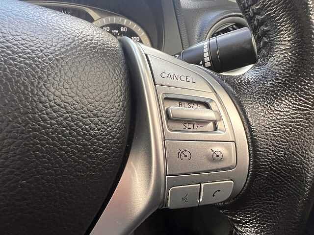 Nissan 2.3DCI TT (EU6DT) TEKNA DOUB CAB 4WD PICKUP 2.3DCI TT (EU6DT) TEKNA DOUB CAB 4WD PICKUP