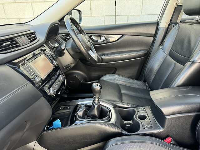 Nissan X-Trail 1.6 dCi Tekna 5-Door Station Wagon