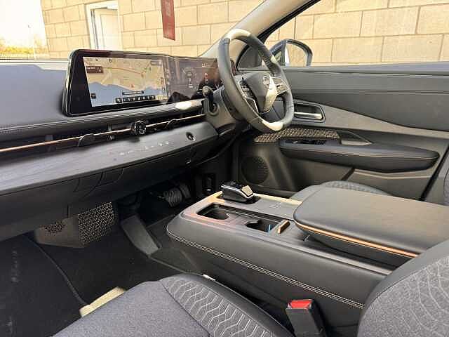 Nissan Ariya E (160kw) Advance Auto TWO TONE
