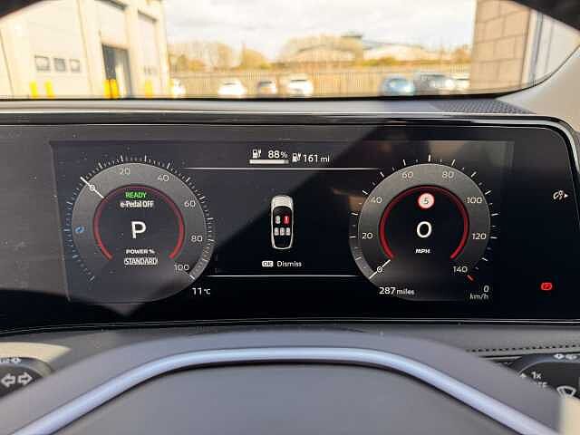 Nissan Ariya E (160kw) Advance Auto TWO TONE