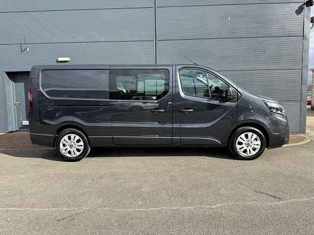 Nissan Primastar 30 L2 2.0 dCi 130ps H1 Tekna Crew Van