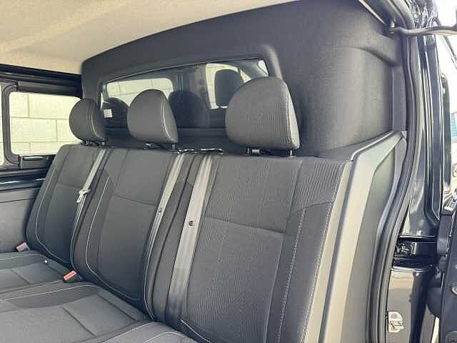 Nissan Primastar 30 L2 2.0 dCi 130ps H1 Tekna Crew Van