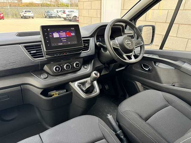 Nissan Primastar 30 L2 2.0 dCi 130ps H1 Tekna Crew Van