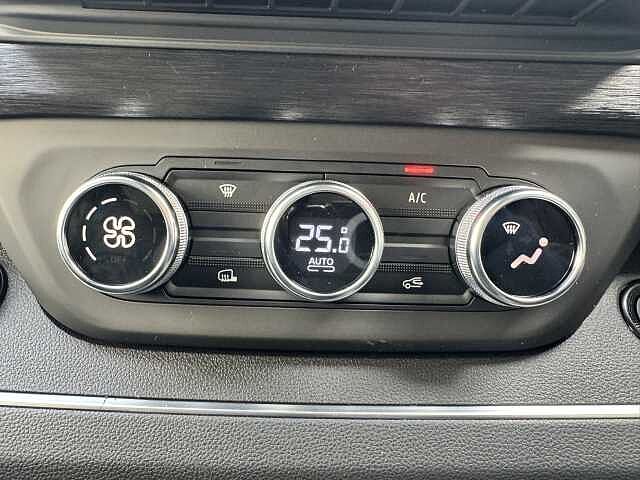 Nissan Primastar 30 L2 2.0 dCi 130ps H1 Tekna Crew Van