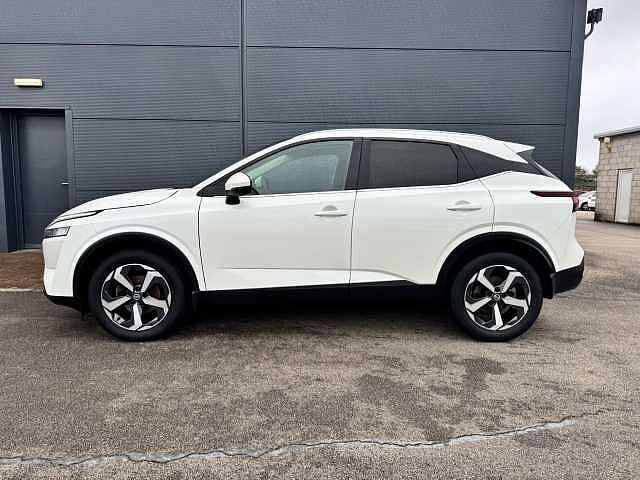 Nissan Qashqai 1.3 DiG-T MH N-Connecta 5dr