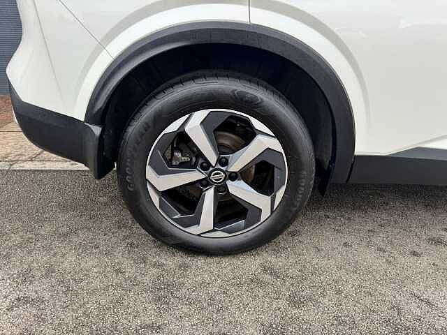 Nissan Qashqai 1.3 DiG-T MH N-Connecta 5dr