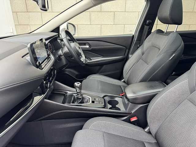 Nissan Qashqai 1.3 DiG-T MH N-Connecta 5dr