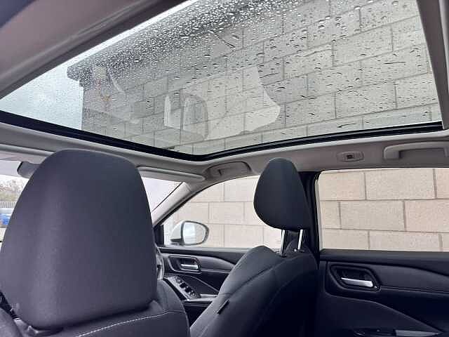 Nissan Qashqai 1.3 DiG-T MH N-Connecta 5dr