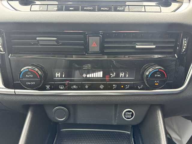 Nissan Qashqai 1.3 DiG-T MH N-Connecta 5dr