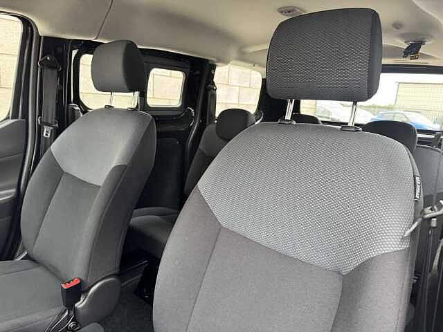 Nissan E-nv200 Combi 80kW Acenta 40kWh 5dr Auto [5 seat]