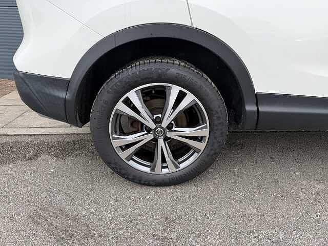 Nissan Qashqai 1.2 DiG-T N-Connecta 5dr