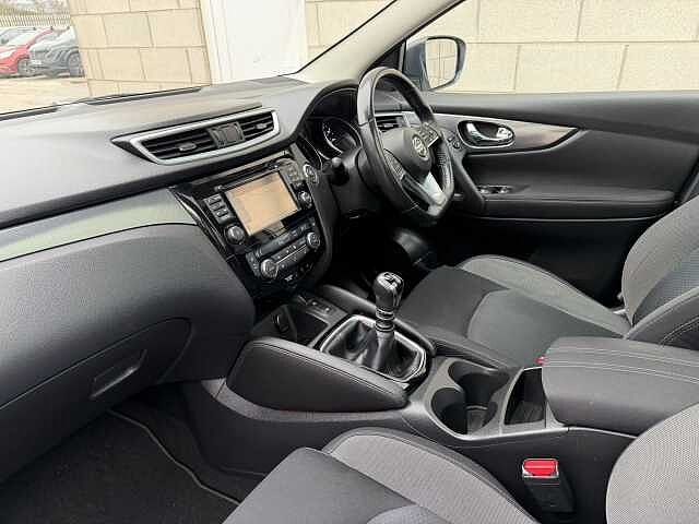 Nissan Qashqai 1.2 DiG-T N-Connecta 5dr