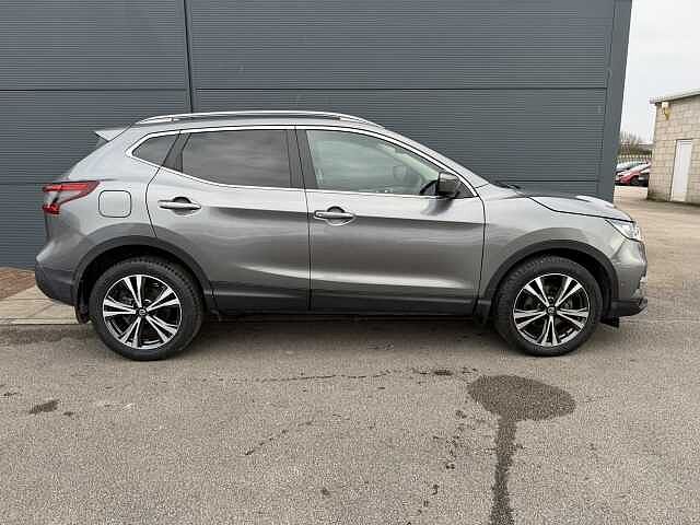 Nissan Qashqai 1.3 DiG-T N-Connecta 5dr
