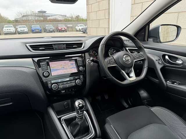 Nissan Qashqai 1.3 DiG-T N-Connecta 5dr