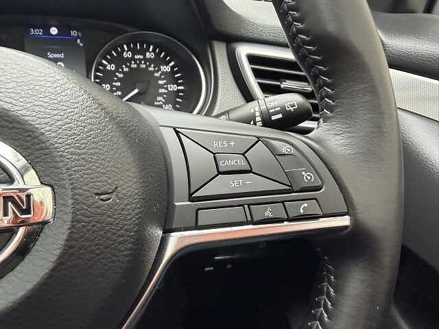 Nissan Qashqai 1.3 DiG-T N-Connecta 5dr