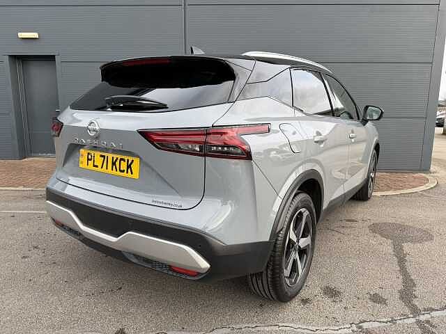 Nissan Qashqai 1.3 DiG-T MH Premiere Edition 5dr