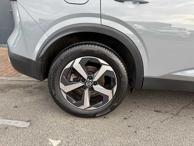 Nissan Qashqai 1.3 DiG-T MH Premiere Edition 5dr