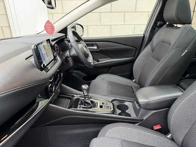 Nissan Qashqai 1.3 DiG-T MH Premiere Edition 5dr