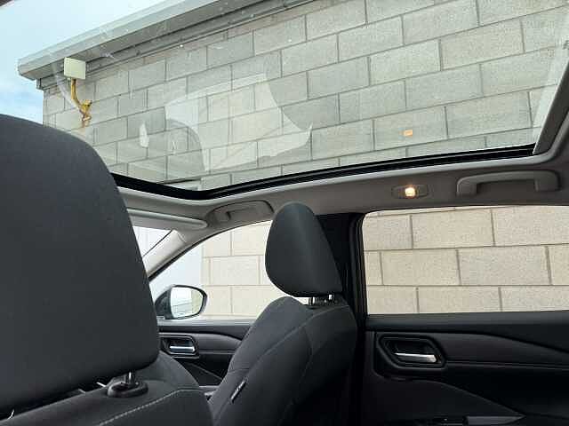 Nissan Qashqai 1.3 DiG-T MH Premiere Edition 5dr