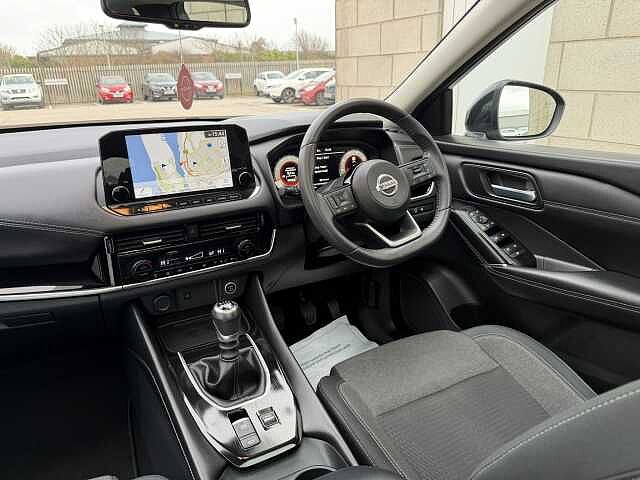 Nissan Qashqai 1.3 DiG-T MH Premiere Edition 5dr