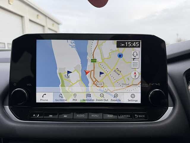 Nissan Qashqai 1.3 DiG-T MH Premiere Edition 5dr