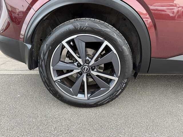 Nissan Qashqai 1.3 DiG-T MH Tekna 5dr